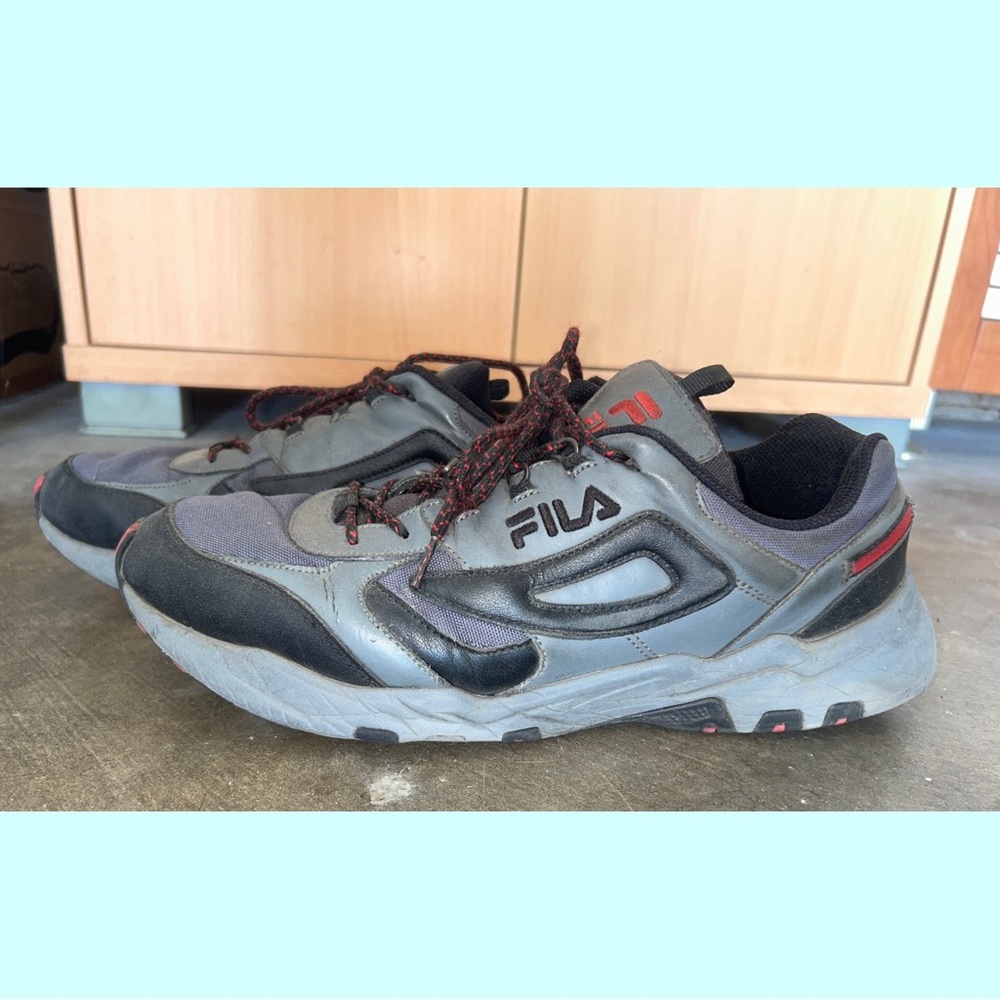 Fila Mens Reminder Athletic Running Hiking Shoes Grey/Black/Red